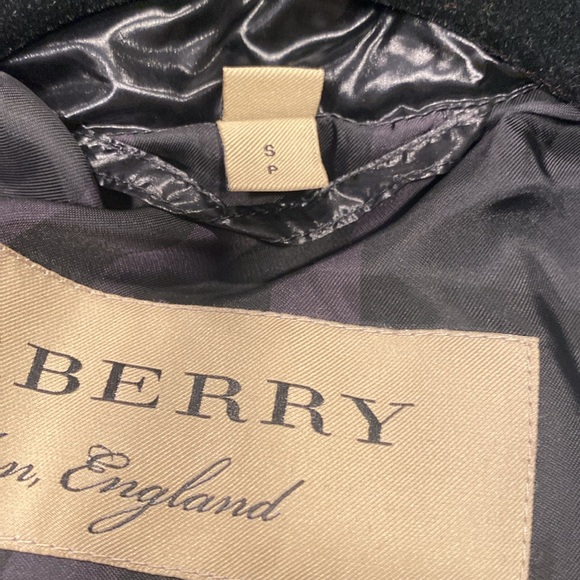 Burberry puffer worn once - Picture 10 of 13